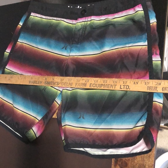 Y2K Hurley  Bermuda board shorts - Picture 12 of 13